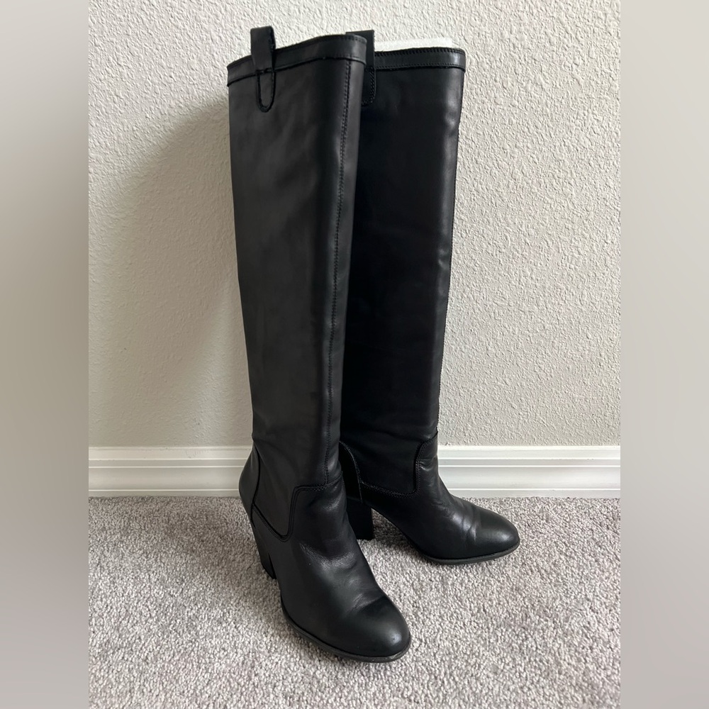 BCBG Black Leather Knee-High Boots Size 7.5 - Picture 3 of 9